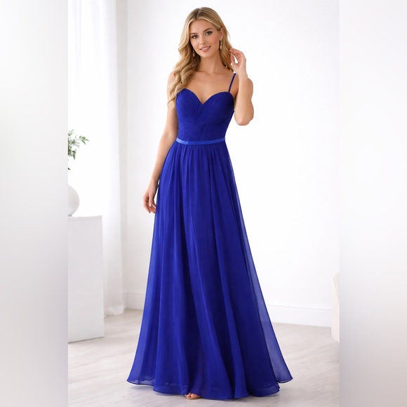 Dresses & Skirts - Royal Blue Princess Maxi 💙 / Vestido Largo Azul Princesa 💙